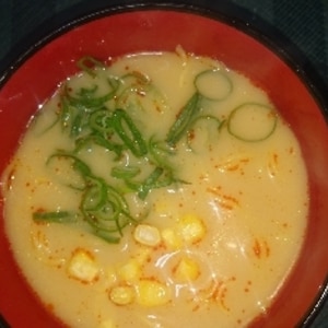 マルちゃん製麺豚骨醤油アジアンレモン牛乳ラーメン